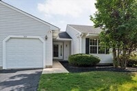Building Photo - 504 Lyon Dr