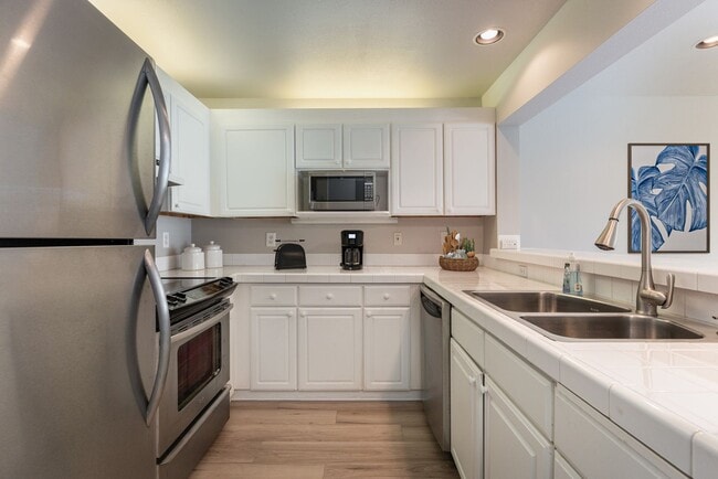 Building Photo - Columbia River View Condo - Hayden Island!