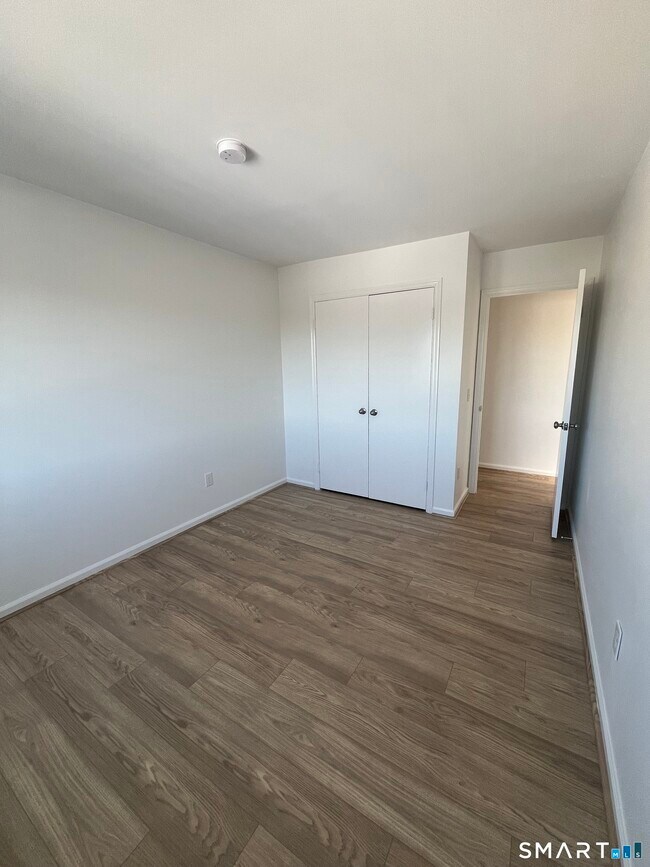 Building Photo - 31 Stuart Ave