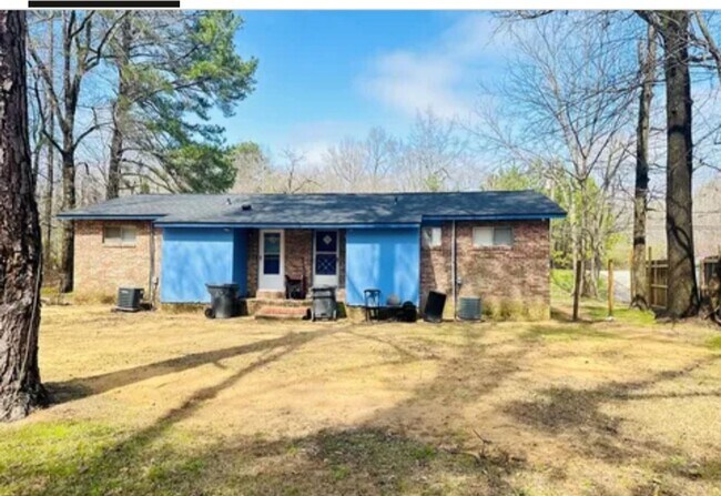 Building Photo - Cute duplex