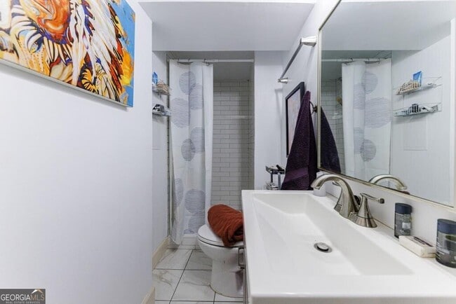 Building Photo - 1280 Stillwood Dr NE