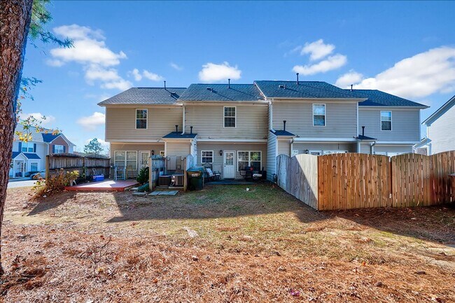 Building Photo - 2BR/2.5BA Clayton Townhouse