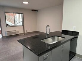 Building Photo - Town Terrace