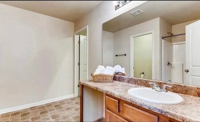 Building Photo - 3347 Blue Springs Walk
