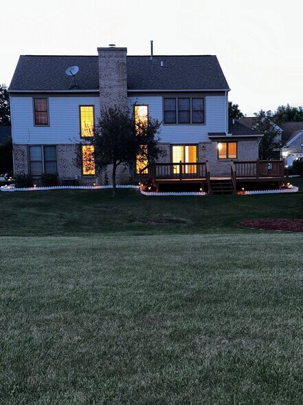 Building Photo - 45071 Lothrop Ct