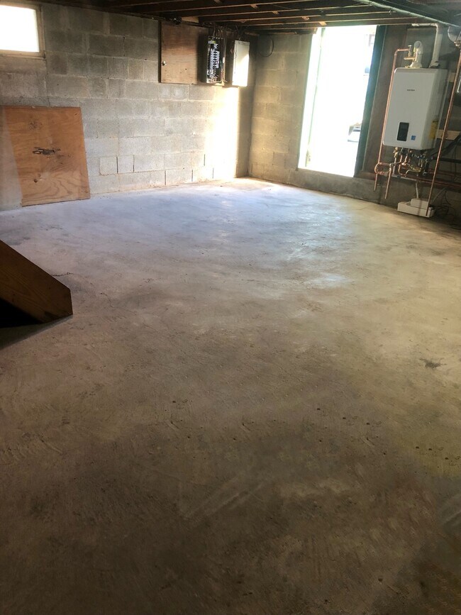 Building Photo - 800 Wolcott Ave