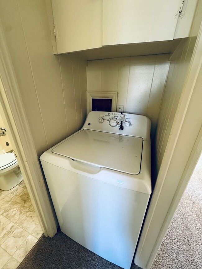 Building Photo - Affordable Apartment (Edgar Street)