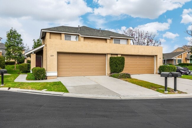 Building Photo - Beautiful 2-Story, 3-Bedroom, 3-Bath Townhome Community Pool