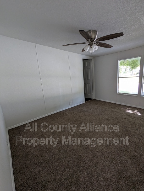 Building Photo - 34335 Lodge Dr
