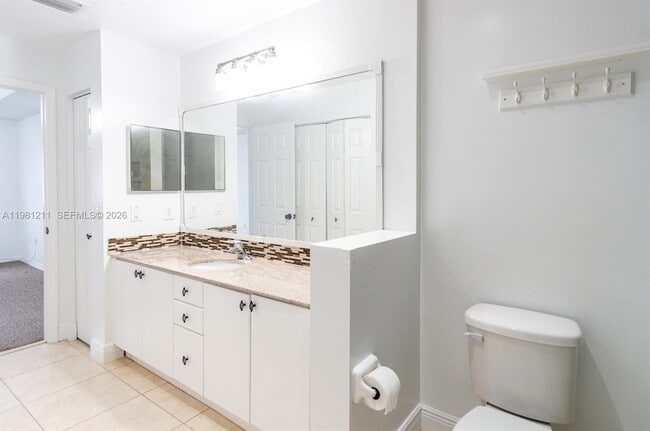 Building Photo - 2301 SE 24th Ct