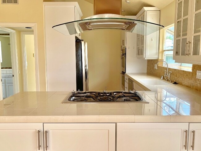 Building Photo - 1642 Harper Ave