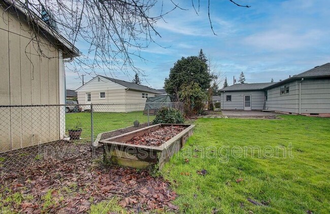 Building Photo - 4706 Sheridan Dr