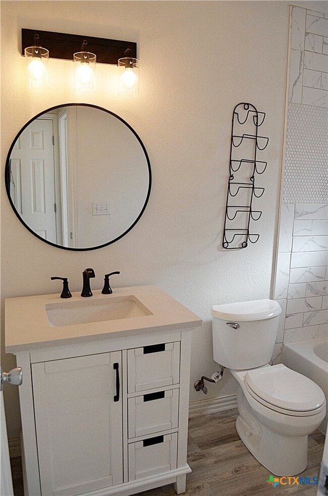 Building Photo - 2105 Merle Dr