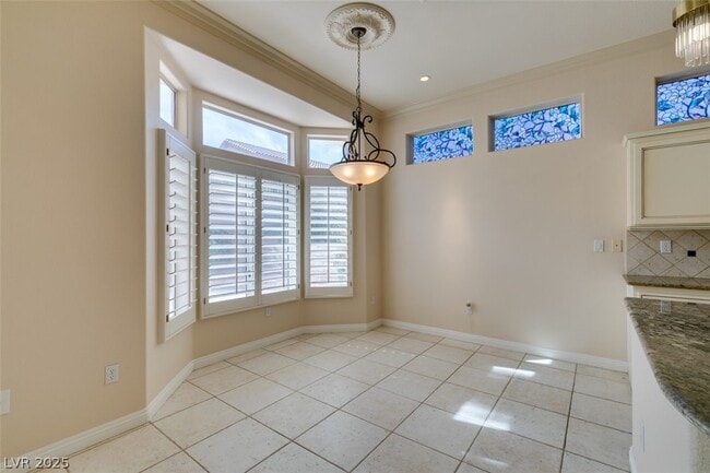 Building Photo - 10041 Woodhouse Dr