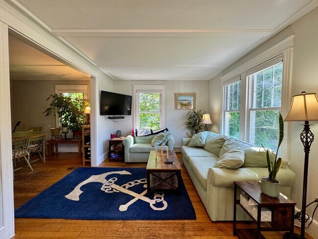 Building Photo - $3,900 - 3BD/2BA Single Family Home - Falmouth w/ Heated 2-Car Garage, W/D & Large Backyard! Avai...