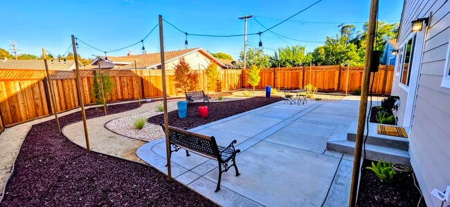 Building Photo - 40830 Robin St