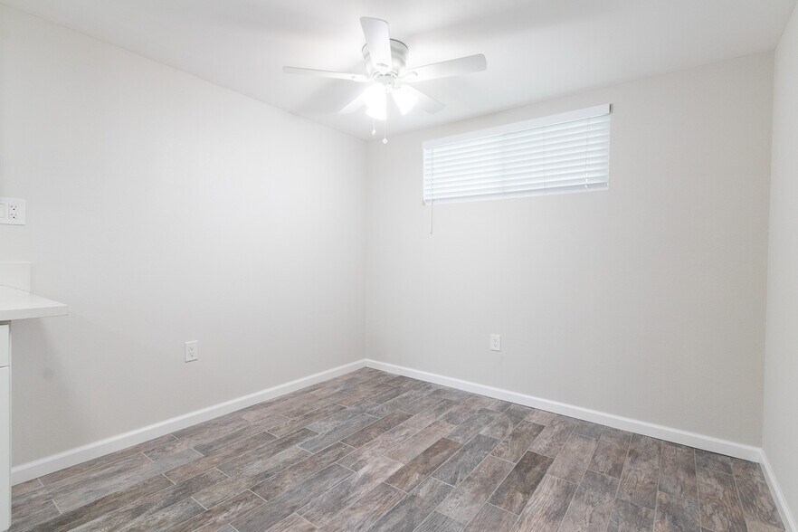 Building Photo - 582 Douglas St