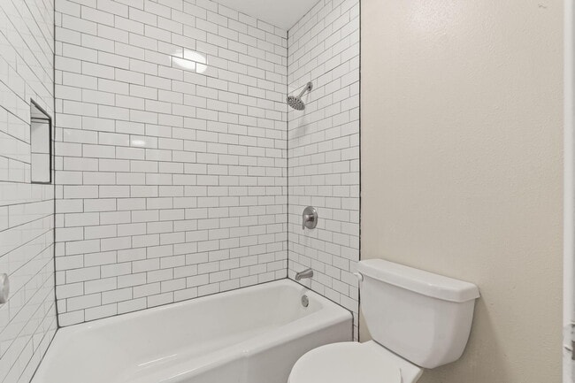 Building Photo - 1601 Pennsylvania St NE