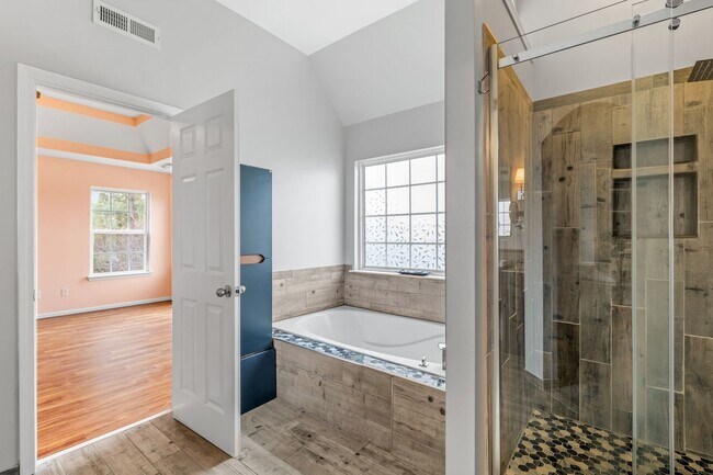 Building Photo - Luxury Living in High Point NC