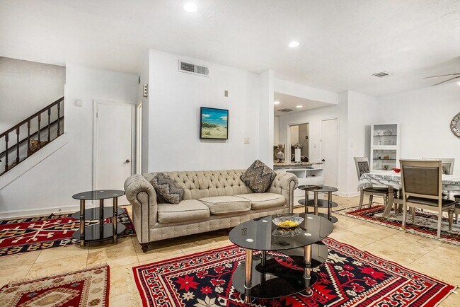 Building Photo - 800 Country Pl Dr