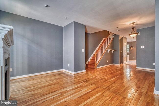Building Photo - 3275 Amazon Ln