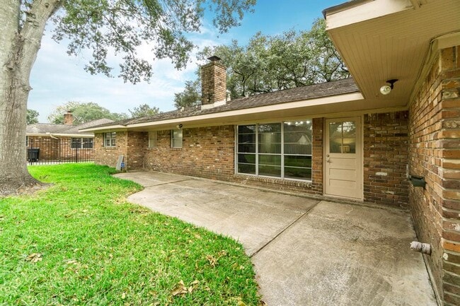 Building Photo - 5338 Rutherglenn Dr