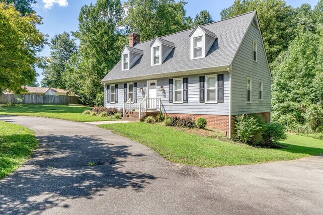 Building Photo - 9395 Blacksmith Dr