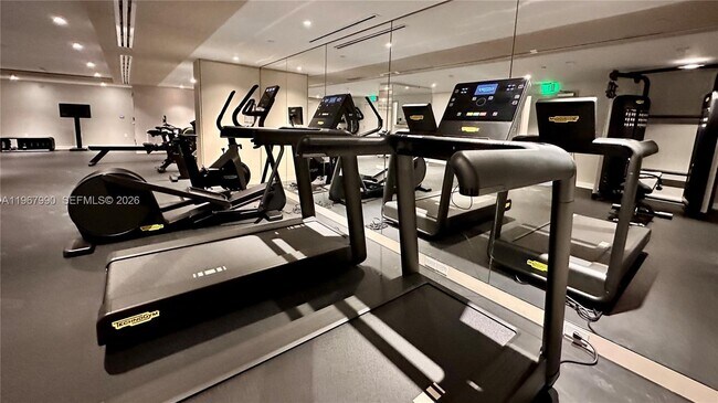 Building Photo - 9201 E Bay Harbor Dr