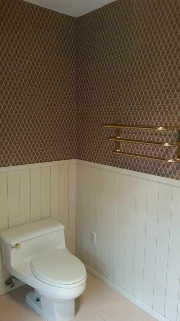 Building Photo - Occupied, do not disturb tenants. 1950's Craftsman 2br 2ba duplex on two levels, lawncare provide...