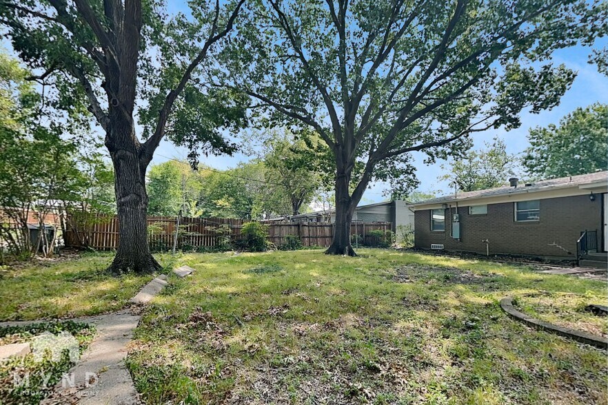 Building Photo - 10907 Cotillion Dr