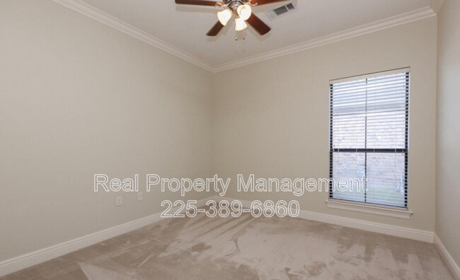 Building Photo - 9462 Country Lake Dr