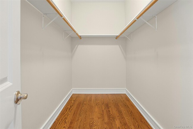 Building Photo - 300 Clausland Mountain Rd