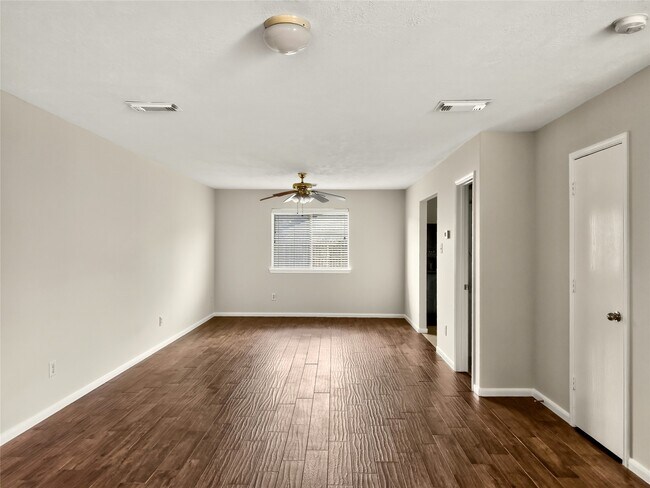 Building Photo - 4914 Jasmine Meadows Ln