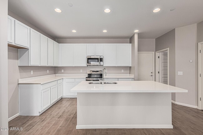 Building Photo - 733 E Commonwealth Ave