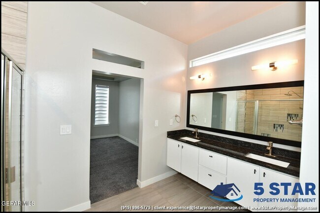 Building Photo - 12341 Desert Vista Ave