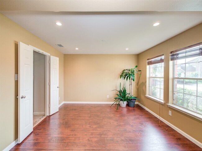 Building Photo - 13215 Sleepy Creek Meadows