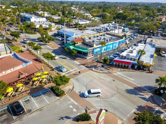 Building Photo - 3835 Almeria Ave