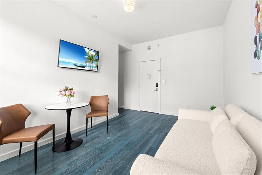 Building Photo - 1700 Alton Rd