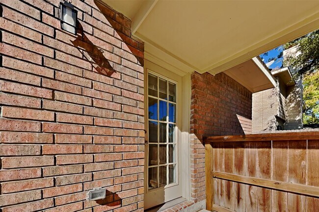 Building Photo - 30110 Granum Dr