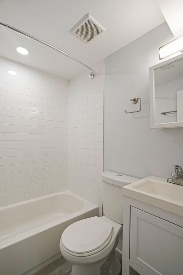 Building Photo - 2630 4th St NE