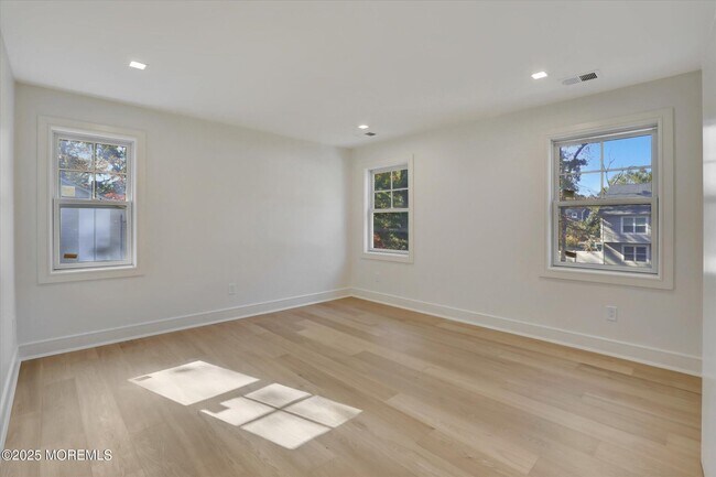 Building Photo - 243 Woodcrest Rd