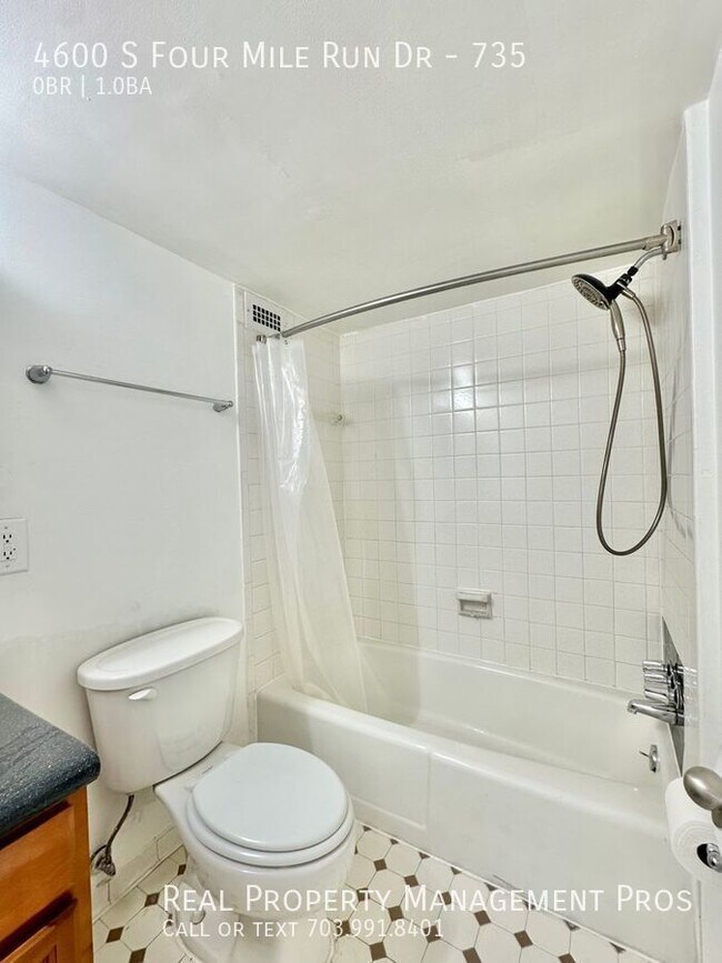 Building Photo - Light & Bright Studio w/ Creekside View- U...