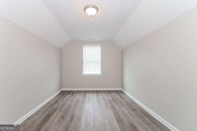 Building Photo - 42 Mercer Ln
