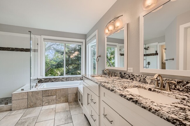 Building Photo - Beautiful Waneka Landing 5 bed/4 bath Home...