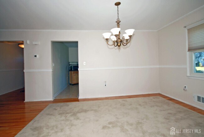 Building Photo - 7 Gardenia Ct