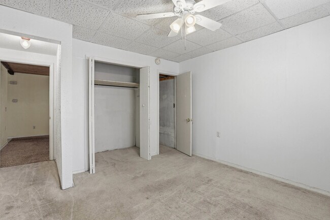 Building Photo - 1328 Hazelwood Dr