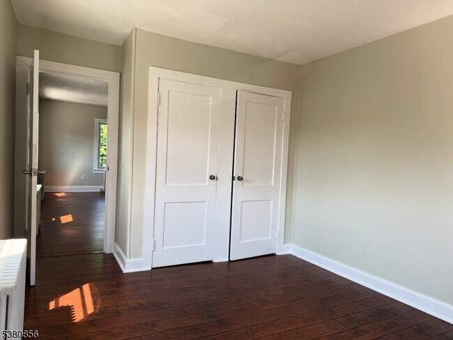 Building Photo - 59 N Main St