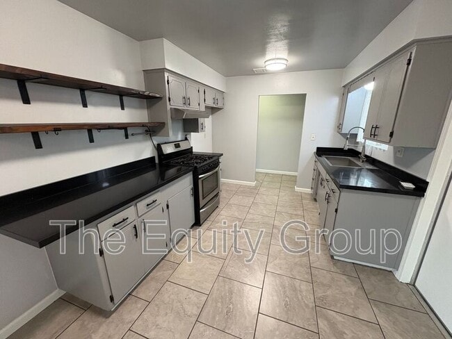 Building Photo - 4122 W Monte Vista Ave