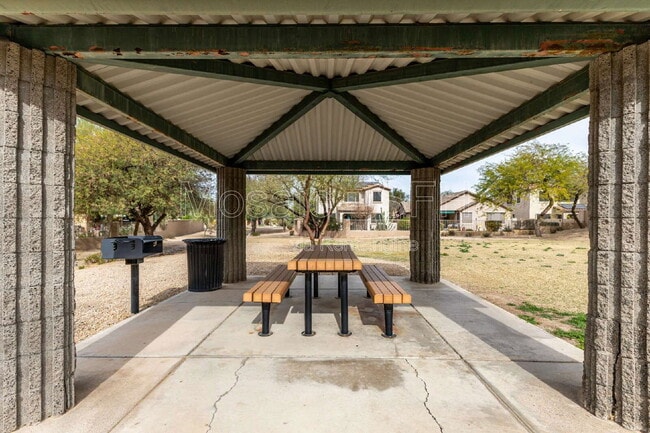 Building Photo - 18545 W Paseo Way