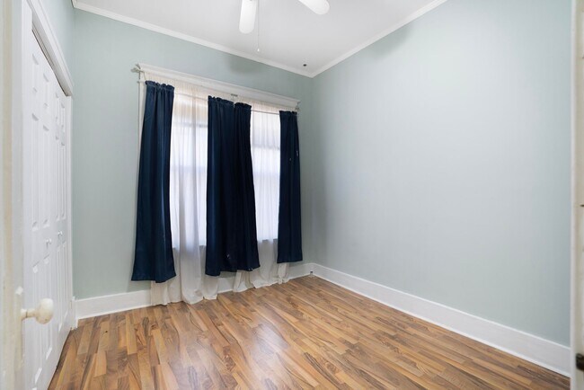 Building Photo - Charming Historic 2BR Apartment with Garag...